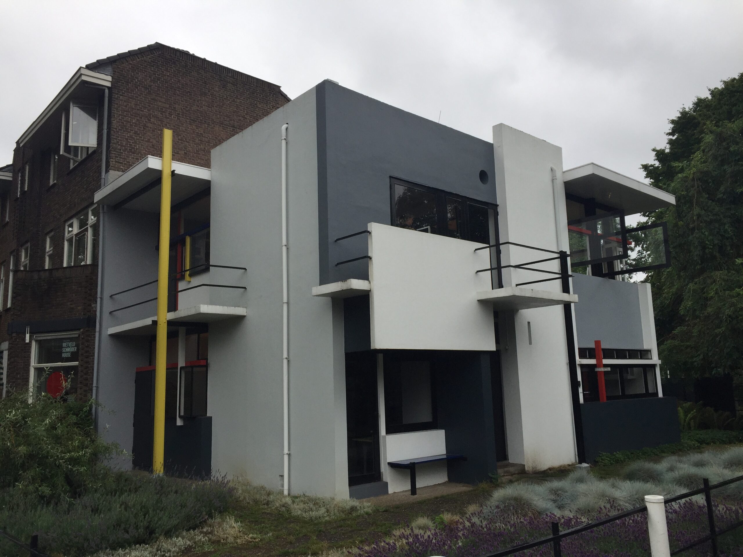 Reitveld Schröder House, Utrecht, the Netherlands. (Photograph by Dr Jack Tsen-Ta Lee.)